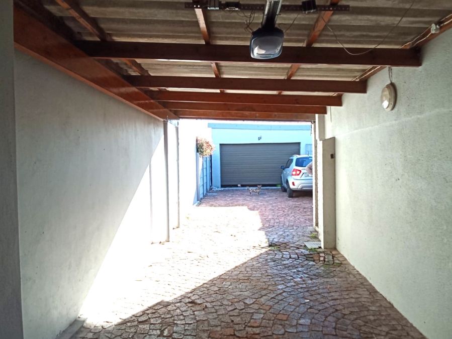 4 Bedroom Property for Sale in Bothasig Western Cape